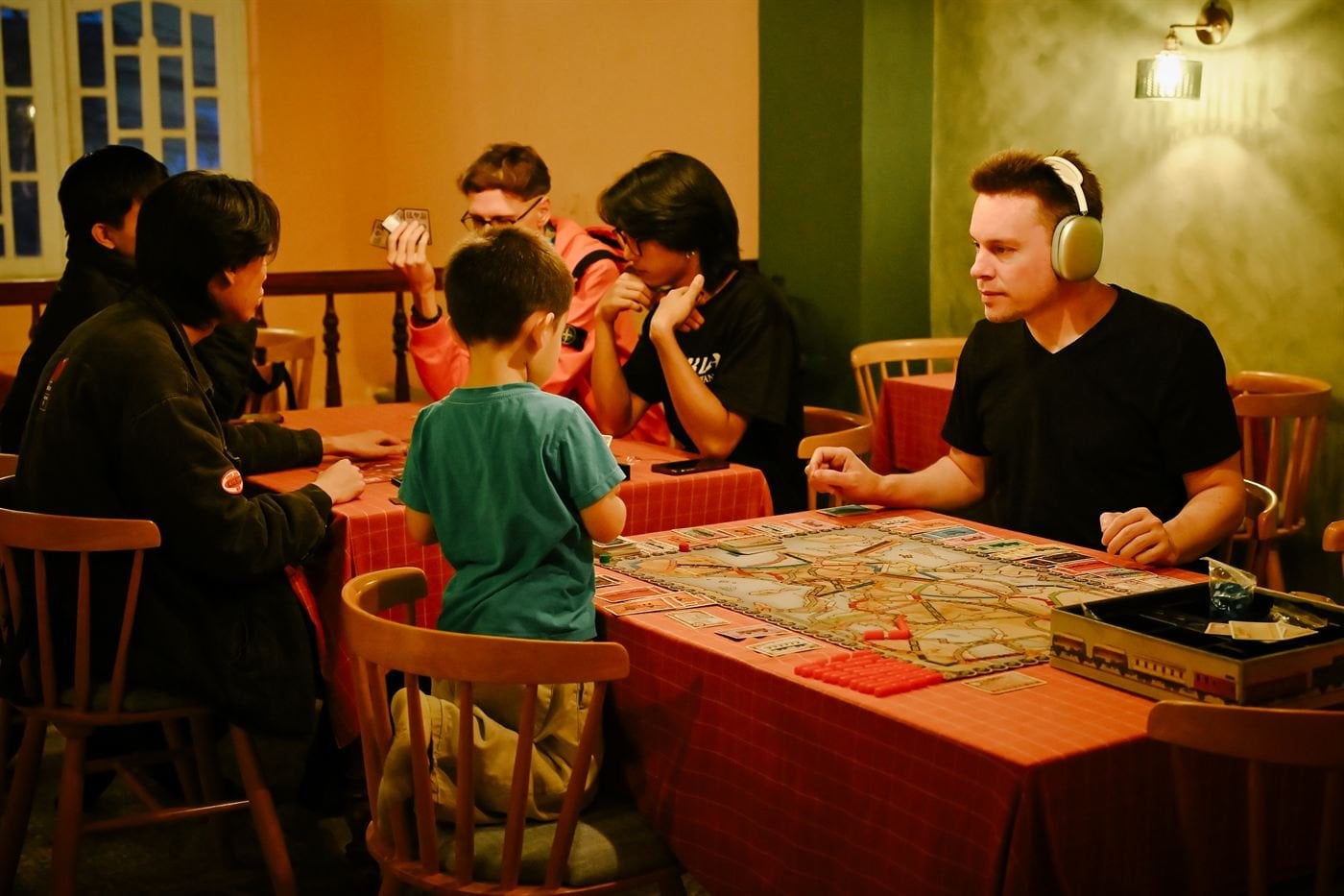 Game night 02 board game – Socialhouse Dalat